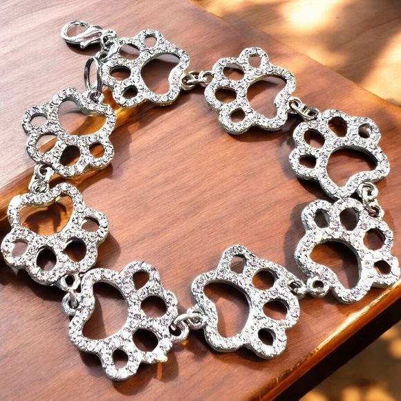 Adorable sparkling puppy paw bracelet. Stainless steel. Super sparkly 8” - Picture 2 of 10